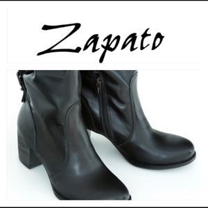 LEATHER ZAPATOS BLACK SLOUCHY BUCKLE ACCENT